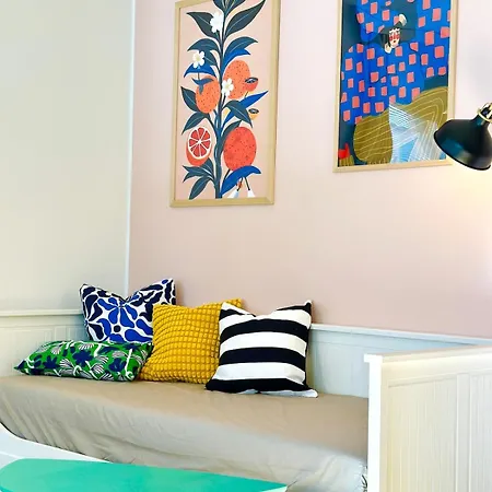 Stylish One Bedroom - Metro, Sauna And Free Parking *